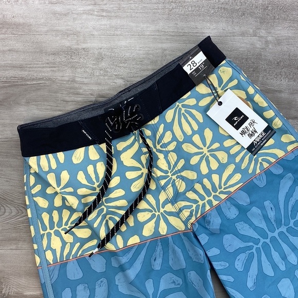 RIP CURL- MIRAGE SALT WATER BOARD SHORTS - Picture 4 of 14